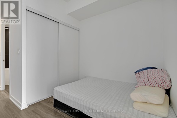 618 - 20 Edward Street, Toronto, ON M5G0C5 Photo 5