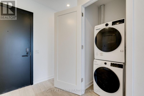 Kitchen - 618 - 2946 Dundas Street W, Toronto, ON M6P1Y8 Photo 4