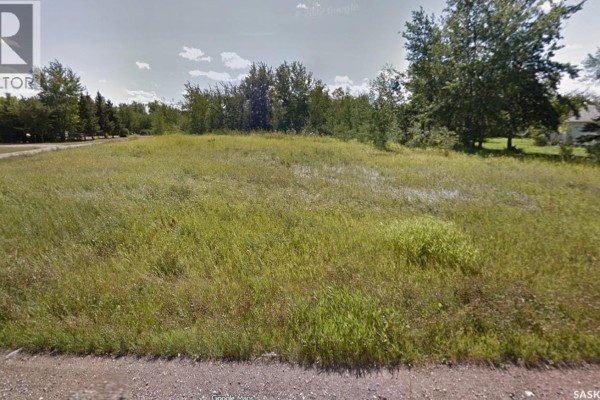 618 4th Avenue E, Meadow Lake, SK S9X1Y3 Photo 2