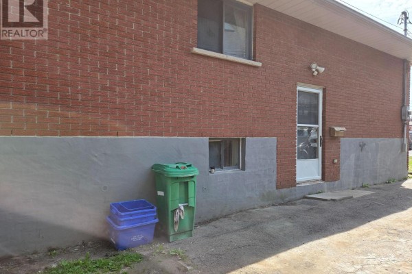 618 Donegal Street, Peterborough, ON K9H4M5 Photo 4