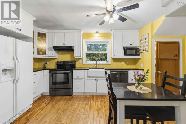 Mud room - 618 Herring Cove Road, Halifax, NS B3R1X6 Photo 5