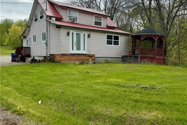 Bath (# pieces 1-6) - 618 Rte 165, Riceville, NB E7N2Z1 Photo 3