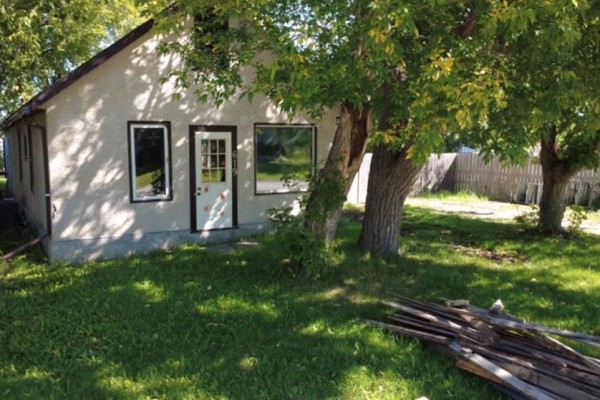 619 Clandeboye Avenue, Selkirk, MB R1A0X9 Photo 3