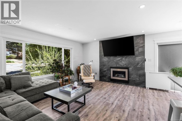 Living room - 619 Sandra Pl, Langford, BC V9B4Y2 Photo 5