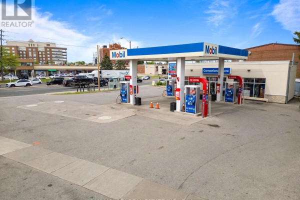 6199 Steeles Avenue W, Toronto, ON M9L2V1 Photo 5