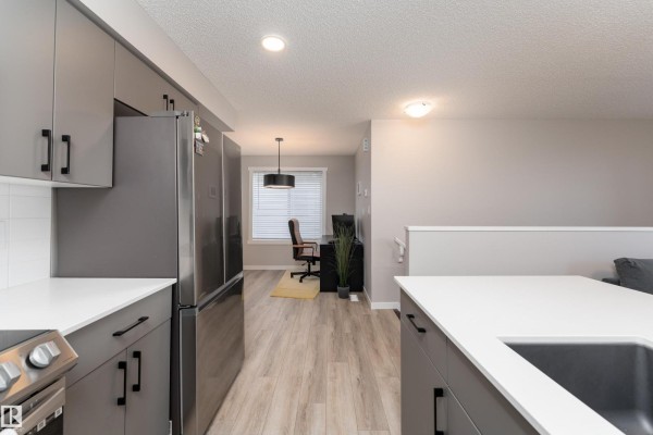 Den - #61a 1530 Tamarack Bv Nw, Edmonton, AB T6T2E6 Photo 3