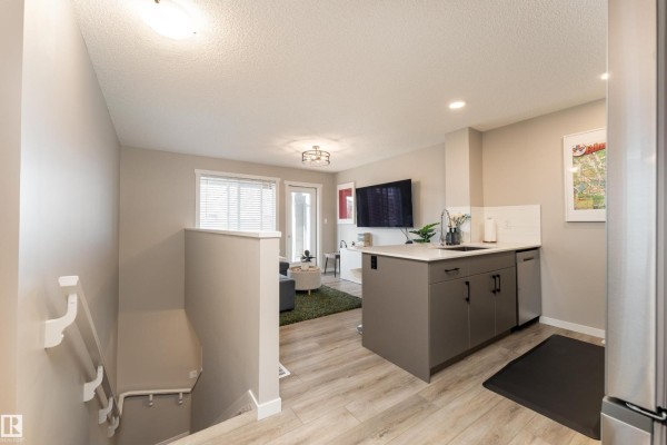 Primary Bedroom - #61a 1530 Tamarack Bv Nw, Edmonton, AB T6T2E6 Photo 4