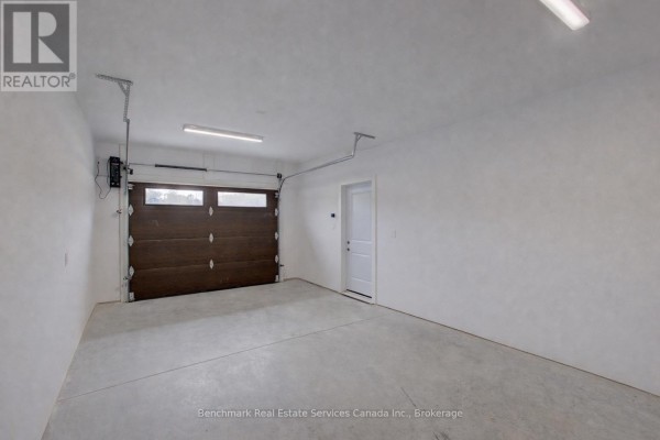 Living room - 62 - 1182 Queen Street, Kincardine, ON N2Z0J2 Photo 5