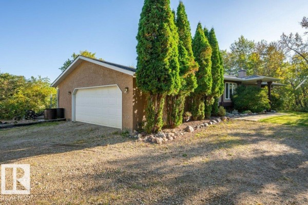 Family room - #62 51069 Rge Road 215, Rural Strathcona County, AB T8E1G7 Photo 4