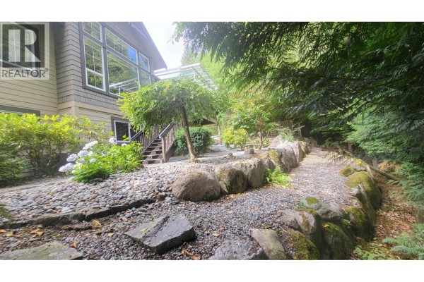 62 Ashwood Drive, Port Moody, BC V3H5H2 Photo 5