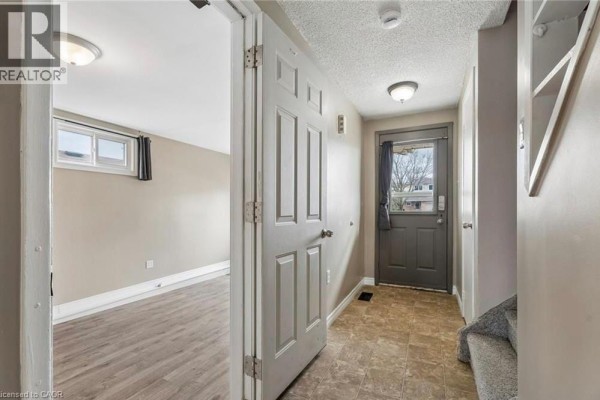 62 Corbett Drive, Barrie, ON, photo 2