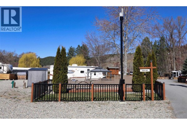 62 Cottonwood Drive, Lee Creek, BC V0E1M4 Photo 2