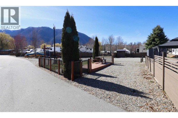 62 Cottonwood Drive, Lee Creek, BC V0E1M4 Photo 5