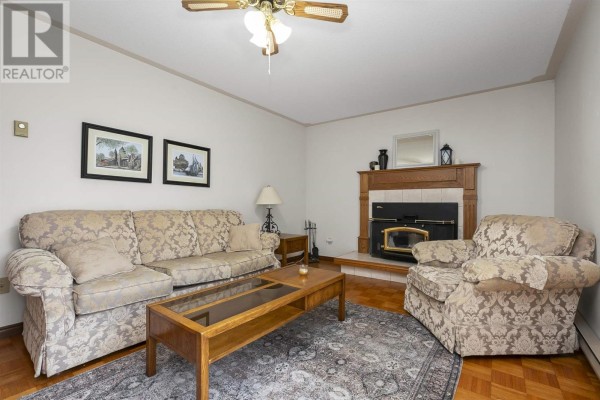 Dining room - 62 Laronde Ave, Sault Ste  Marie, ON P6B5R6 Photo 5