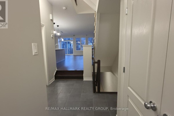 Bathroom - 62 Mandevilla Crescent, Ottawa, ON K1T3V9 Photo 4