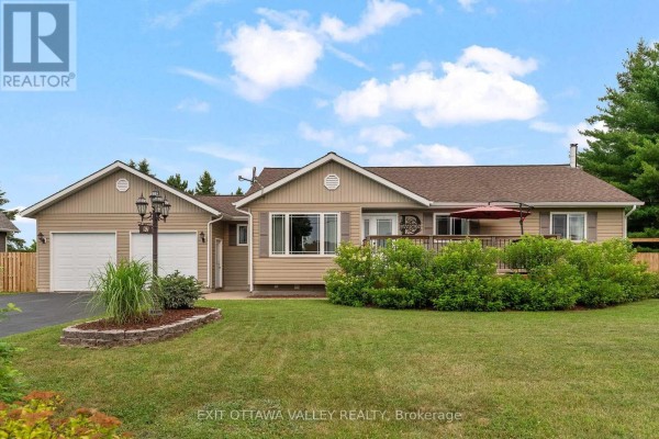 62 Meadowview Drive, Whitewater Region, ON, photo 2