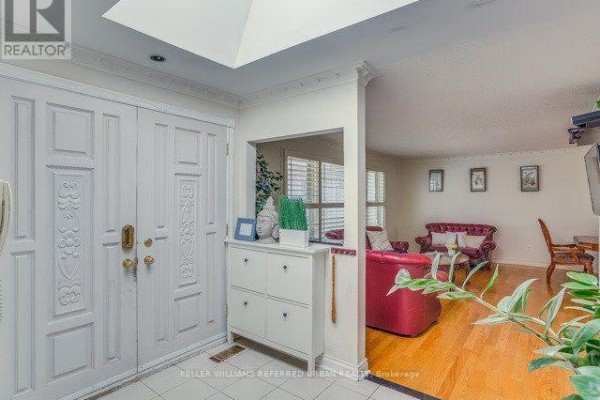 Living room - 62 Northdale Road, Toronto, ON M2L2M1 Photo 3