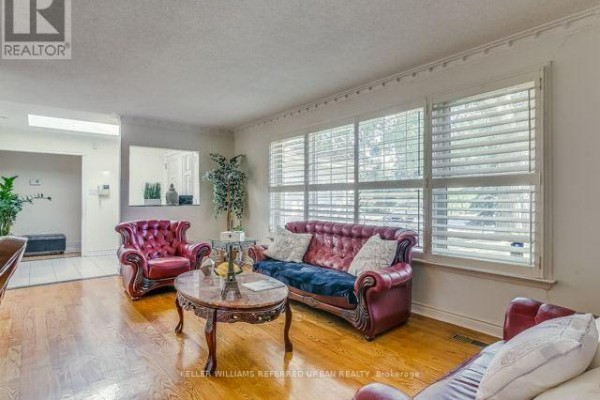 Bedroom 3 - 62 Northdale Road, Toronto, ON M2L2M1 Photo 4