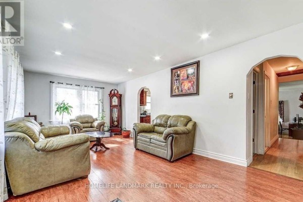 Bedroom 2 - 62 Peter Street, Markham, ON L3P2A6 Photo 5