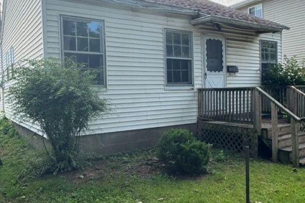 Bedroom 2 - 62 Shakespeare Avenue, St  Catharines, ON L2R6K1 Photo 4