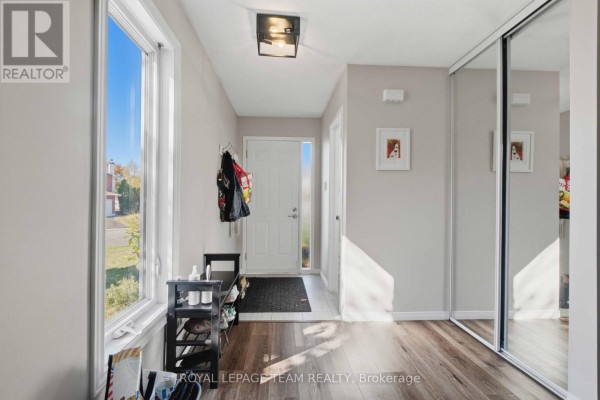 Bedroom - 62 Springwater Drive, Ottawa, ON K2M1X6 Photo 2