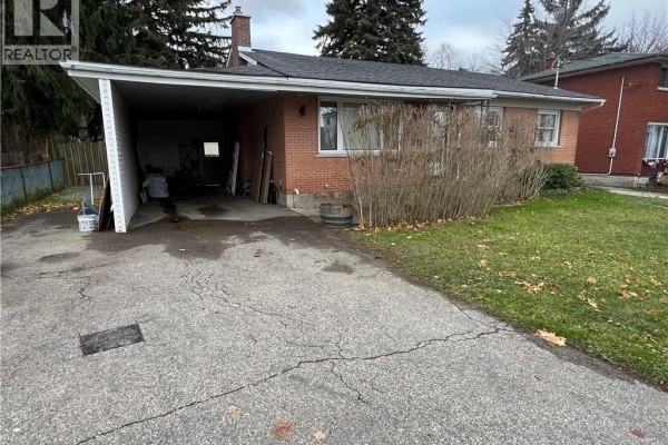 Living room - 62 Sunnyhill Road Unit# Lower, Cambridge, ON N3C1J4 Photo 2