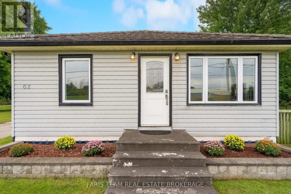 Bedroom - 62 Toll Road, East Gwillimbury, ON L9N1G6 Photo 4