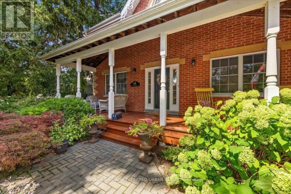62 Wentworth Avenue, Toronto, ON, photo 2
