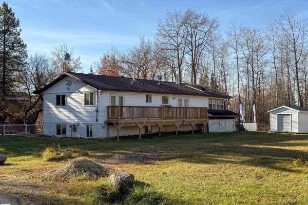 Primary Bedroom - 620 & 621 6 St, Rural Lac Ste  Anne County, AB T0E1A0 Photo 5