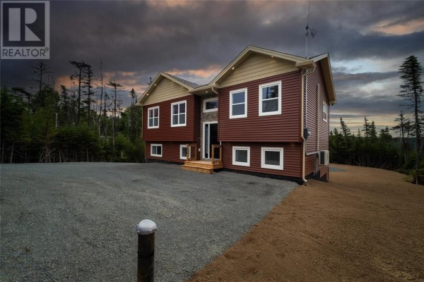 Bath (# pieces 1-6) - 620-622 Pouch Cove Highway, Pouch Cove, NL A1K1C8 Photo 2