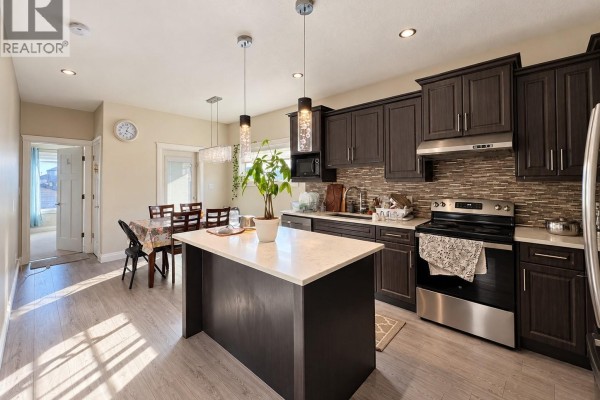 4pc Ensuite bath - 620 Ells Crescent, Saskatoon, SK S7L6K8 Photo 4