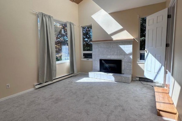 620 Mahon Avenue, North Vancouver, BC V7M2R9 Photo 4