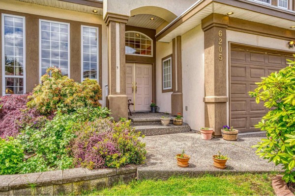 6205 126a Avenue, Surrey, BC V3X3M4 Photo 3