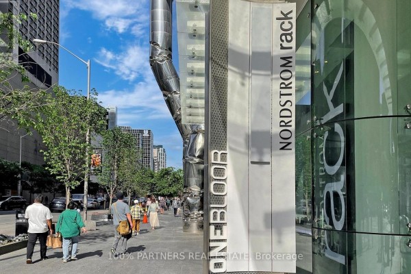 6206 - 1 Bloor Street E, Toronto, ON M4W0A8 Photo 3
