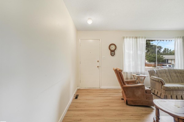 Bedroom 2 - 6206 132 Av Nw, Edmonton, AB T5A0J7 Photo 4
