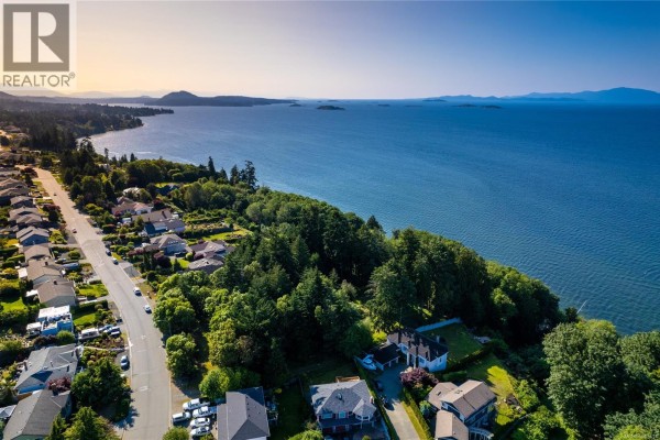 6208 Icarus Dr, Nanaimo, BC V9V1B8 Photo 4