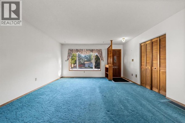 Primary Bedroom - 6209 34 Avenue, Camrose, AB T4V3X3 Photo 4