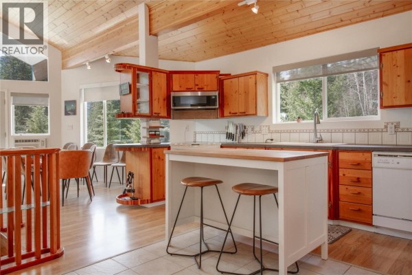 6209 Sawczuk Road Sawczuk Road, Trout Lake, BC, photo 2