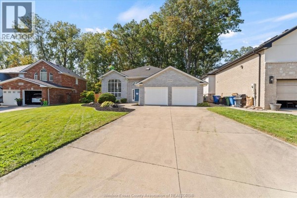 4pc Ensuite bath - 6209 Wales Court, Lasalle, ON N9J3R7 Photo 5