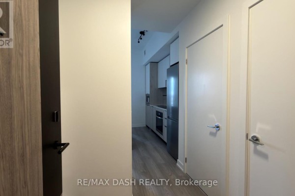 621 - 1007 The Queensway Avenue, Toronto, ON M8Z0H4 Photo 5