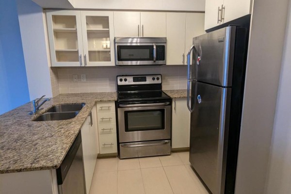 621 - 75 Norman Bethune Avenue, Richmond Hill, ON L4B0B6 Photo 2