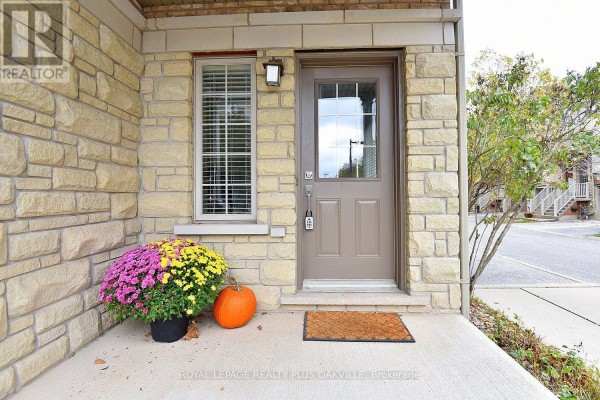 621 Budgeon Common, Burlington, ON L7L0C8 Photo 4