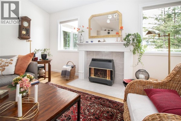 Recreation room - 621 Cassiar Road, Kelowna, BC V1V1M8 Photo 4