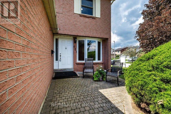 621 Flavelle Court, Pickering, ON, photo 2