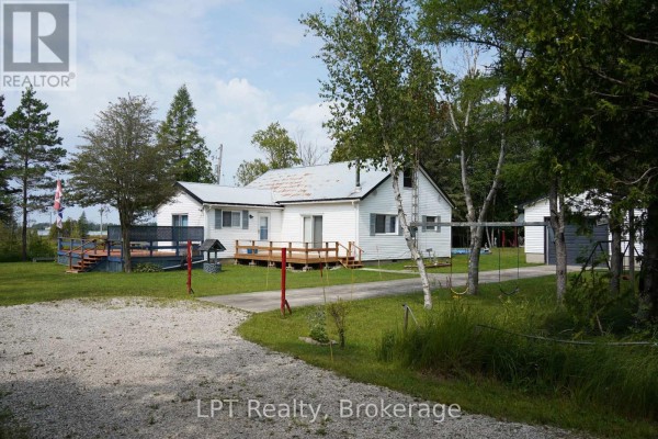 Family room - 621 Huron Road, South Bruce Peninsula, ON N0H2T0 Photo 4