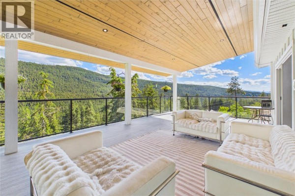 Kitchen - 6210 33 Highway E, Kelowna, BC V1P1H8 Photo 4