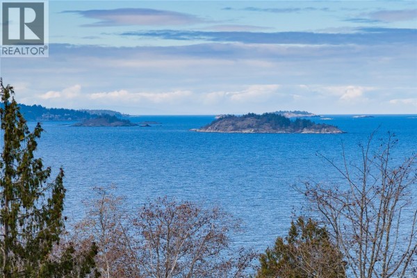 6210 Icarus Dr, Nanaimo, BC V9V1B8 Photo 5