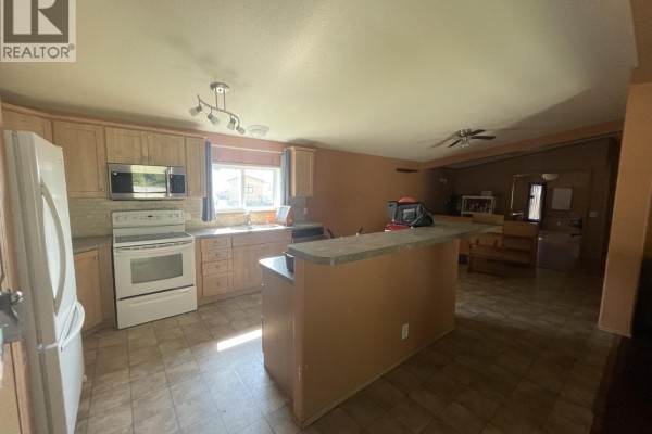 Bedroom - 6210 Lower Elk Valley Road Unit# 1, Sparwood, BC V0B2G3 Photo 5