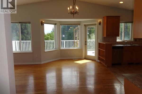 6217 Norwest Bay Road, Sechelt, BC V7Z0M2 Photo 5