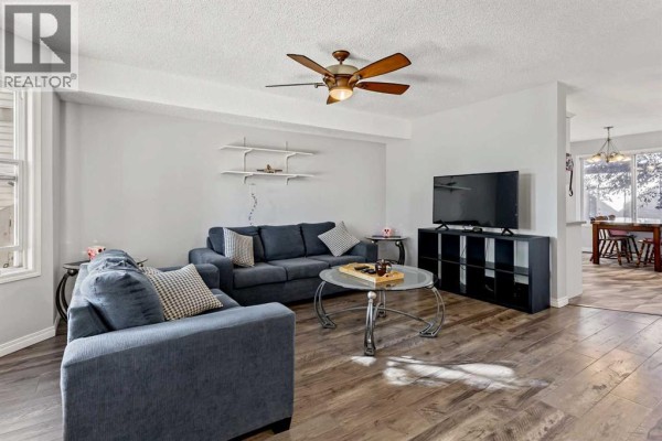 2pc Bathroom - 6219 18a Street Se, Calgary, AB T2C0N2 Photo 5